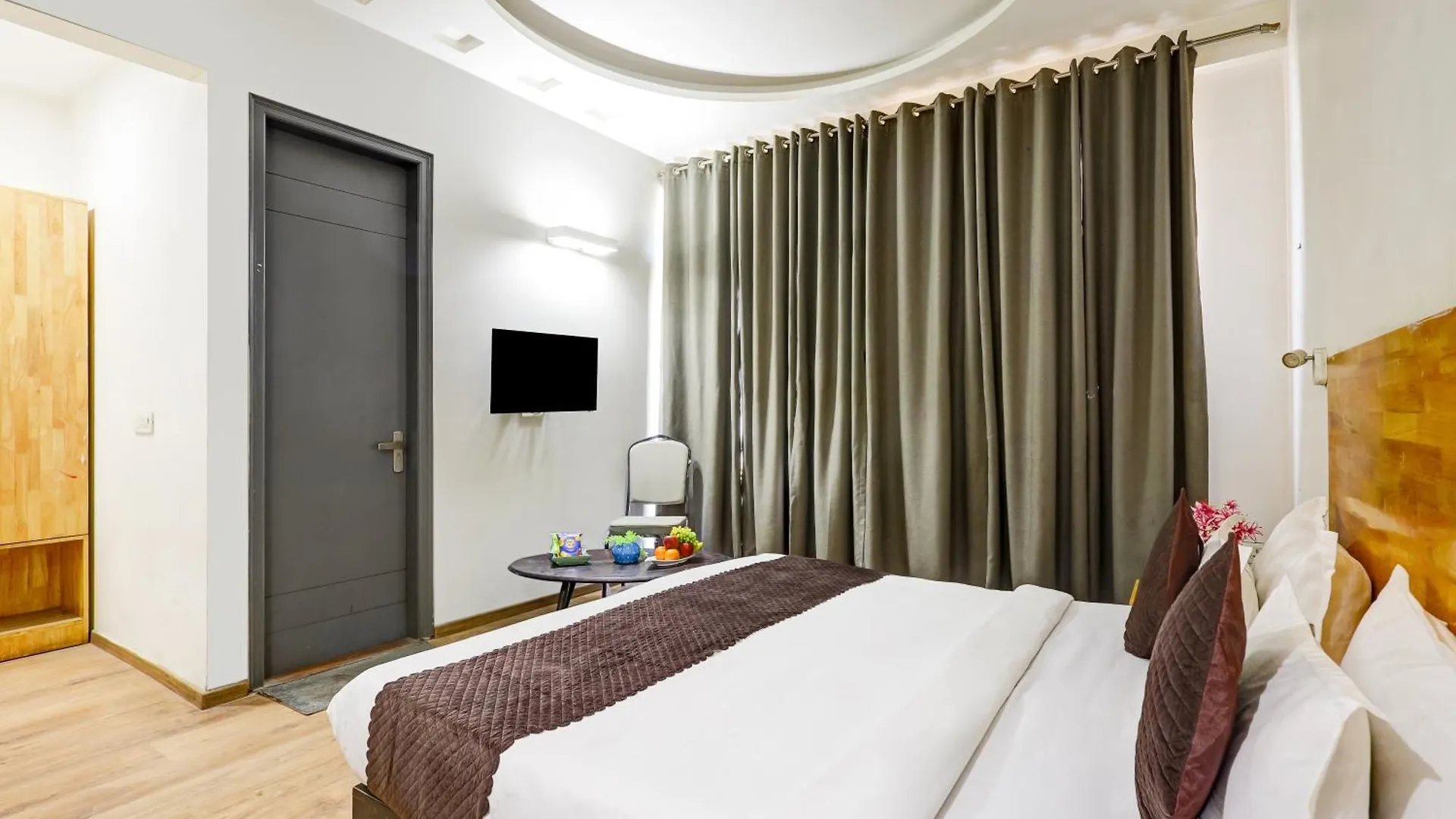 גורגאון Wedlock Corporate Suites - Sohna Road
