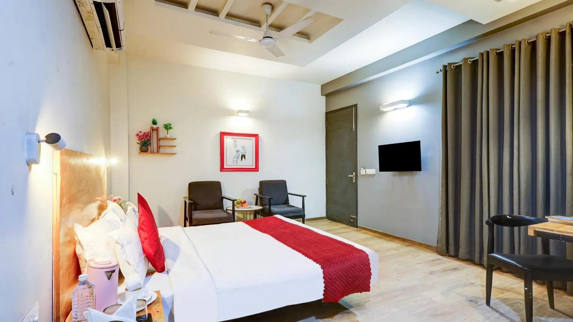 מלון גורגאון Wedlock Corporate Suites - Sohna Road