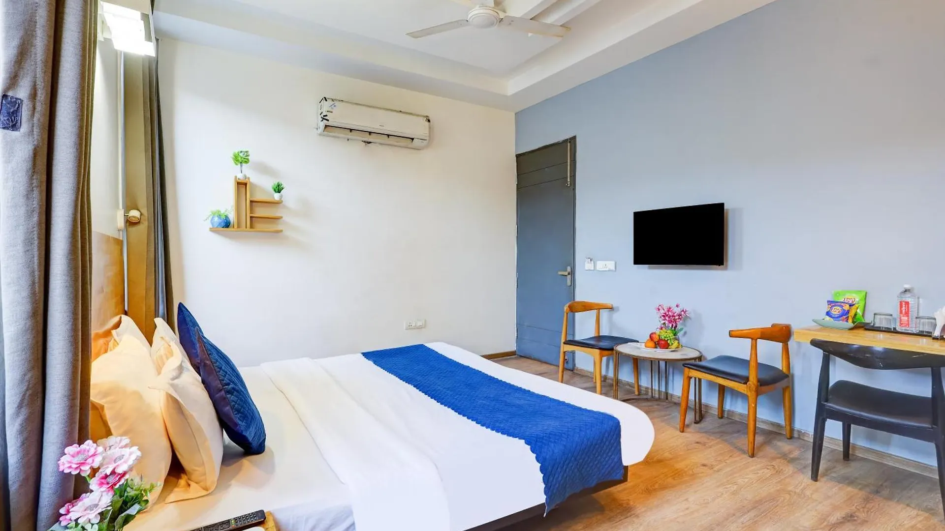 גורגאון Wedlock Corporate Suites - Sohna Road מלון